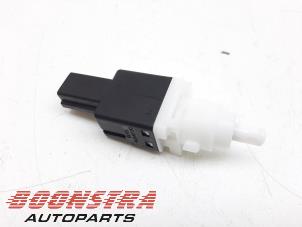 Gebruikte Schakelaar Remlicht Ferrari California 4.3 V8 32V Prijs € 24,95 Margeregeling aangeboden door Boonstra Autoparts