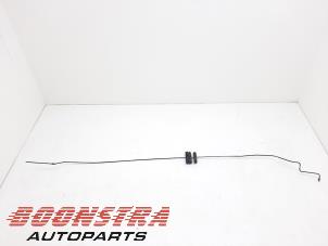 Gebruikte Leiding (diversen) Ferrari California 4.3 V8 32V Prijs € 49,00 Margeregeling aangeboden door Boonstra Autoparts