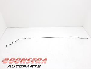 Gebruikte Leiding (diversen) Ferrari California 4.3 V8 32V Prijs € 49,00 Margeregeling aangeboden door Boonstra Autoparts