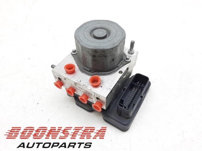 Gebruikte ABS Pomp Mercedes CLA (117.3) 1.8 CLA-200 CDI 16V Prijs € 27,95 Margeregeling aangeboden door Boonstra Autoparts