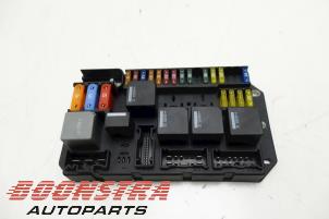 Gebruikte Zekeringkast Landrover Range Rover III (LM) 3.6 TDV8 32V Prijs € 31,95 Margeregeling aangeboden door Boonstra Autoparts