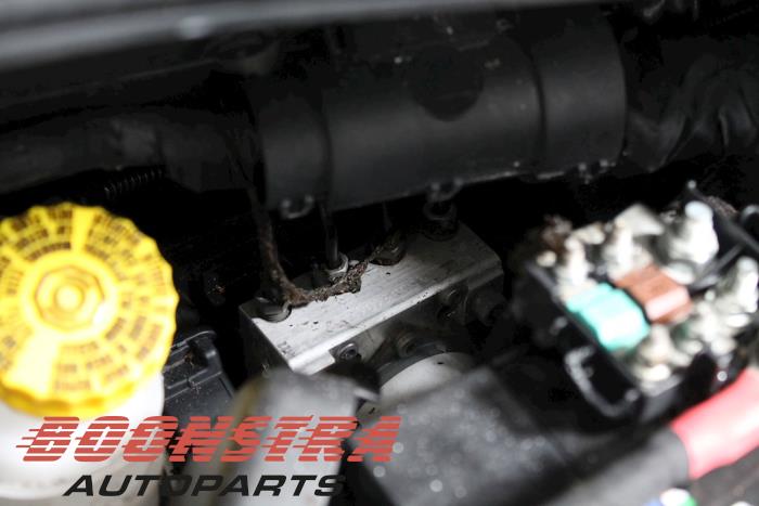 Gebruikte ABS Pomp Fiat 500X (334) 1.6 D 16V Multijet II Prijs € 224,95 Margeregeling aangeboden door Boonstra Autoparts