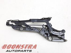 Gebruikte Scharnier cabriodak Porsche 911 (991) 3.8 24V Turbo S Prijs € 24,95 Margeregeling aangeboden door Boonstra Autoparts