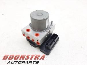 Gebruikte ABS Pomp Tesla Model 3 Long Range AWD 75 kWh Prijs € 99,95 Margeregeling aangeboden door Boonstra Autoparts