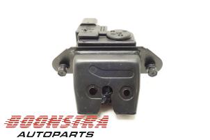 Gebruikte Achterklep Slotmechaniek Kia Picanto (JA) 1.0 12V Prijs € 24,95 Margeregeling aangeboden door Boonstra Autoparts