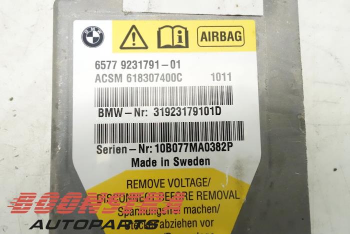 Module Airbag van een BMW 5 serie (F10) 520d 16V 2010