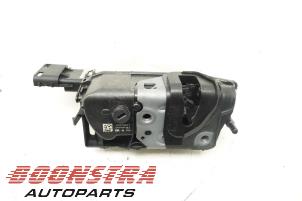 Gebruikte Deurslot Mechaniek 2Deurs rechts Toyota ProAce 2.0 D-4D 122 16V Worker Prijs € 53,54 Inclusief btw aangeboden door Boonstra Autoparts