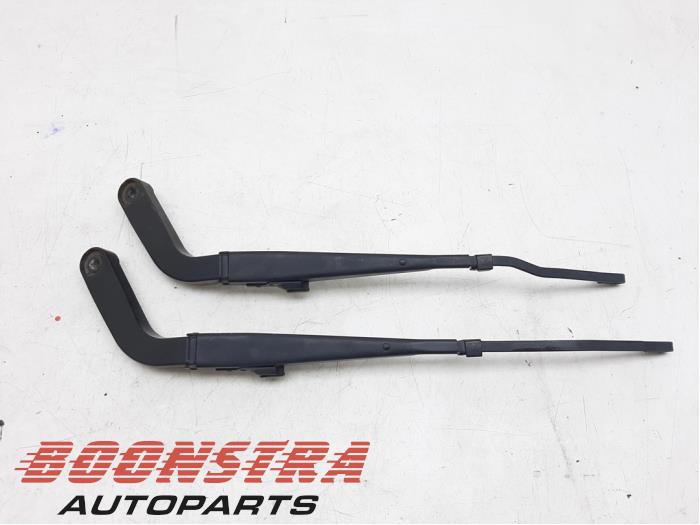 Fisker Karma Front wiper arm