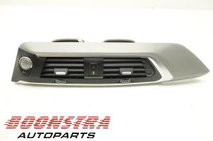 Gebruikte Luchtrooster Dashboard BMW X3 (G01) xDrive 30d 3.0 TwinPower Turbo 24V Prijs € 199,95 Margeregeling aangeboden door Boonstra Autoparts