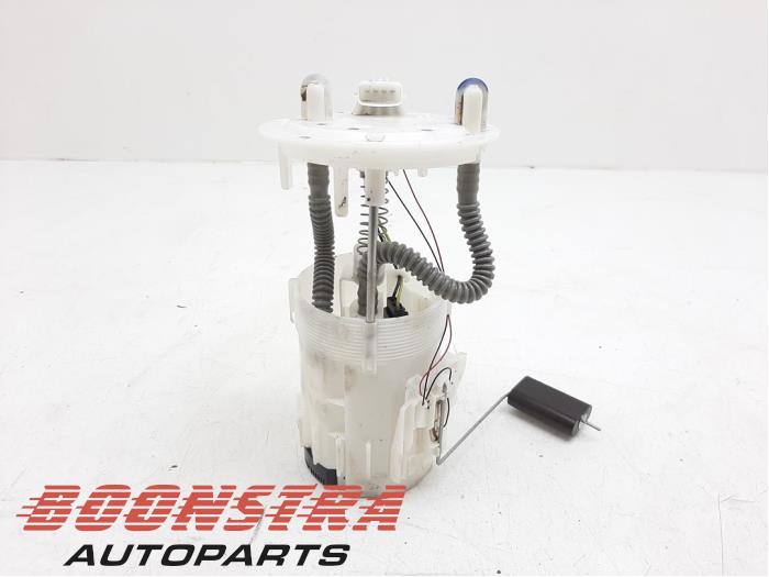 Gebruikte Tank element Pomp Dacia Dokker (0S) 1.5 dCi 75 Prijs € 30,19 Inclusief btw aangeboden door Boonstra Autoparts