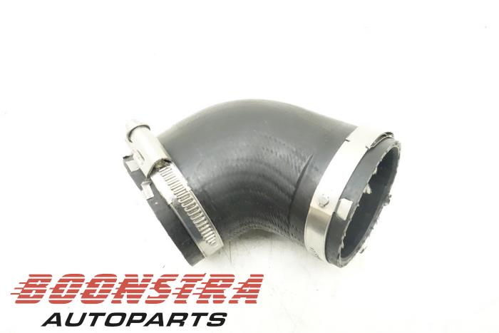 Gebruikte Intercooler Slang Volkswagen Transporter T6 2.0 TDI 150 Prijs € 30,19 Inclusief btw aangeboden door Boonstra Autoparts