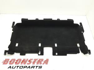 Gebruikte Vloerbedekking Tesla Model 3 Standard RWD Plus 60 kWh Prijs € 112,46 Margeregeling aangeboden door Boonstra Autoparts