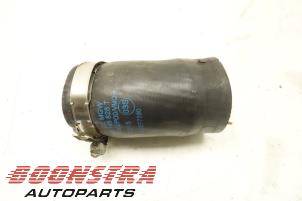 Gebruikte Intercooler Slang Skoda Superb Combi (3TAC/TAF) 1.6 TDI Prijs € 24,95 Margeregeling aangeboden door Boonstra Autoparts