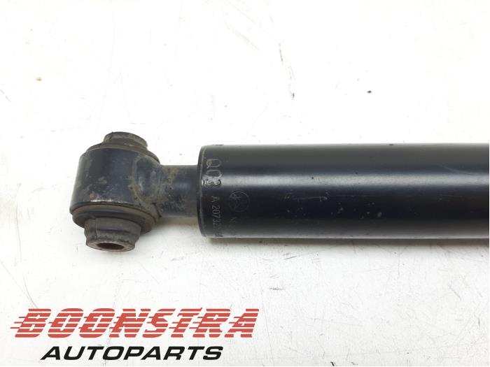 Schokdemper rechts-achter van een Mercedes-Benz E (R207) E-220 CDI 16V BlueEfficiency 2011