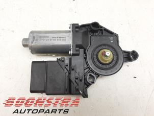 Gebruikte Motor electrisch raam Volkswagen Touran (1T3) 1.2 TSI Prijs € 24,95 Margeregeling aangeboden door Boonstra Autoparts
