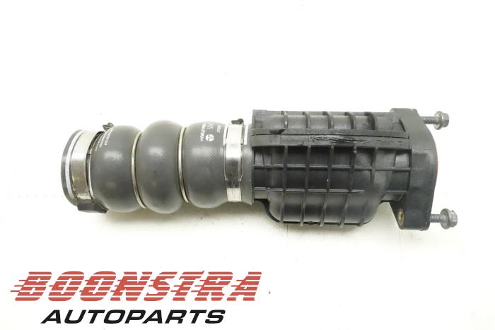 Gebruikte Turbo Pijp Citroen Berlingo 1.6 BlueHDI 75 Prijs € 36,24 Inclusief btw aangeboden door Boonstra Autoparts