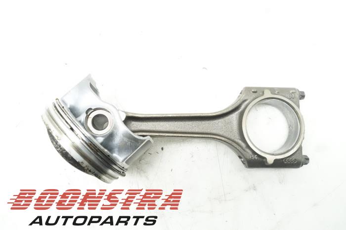 Gebruikte Zuiger Audi A3 (8P1) 1.8 16V TFSI Prijs € 110,95 Margeregeling aangeboden door Boonstra Autoparts
