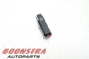 Gebruikte Schakelaar BMW i8 (I12) 1.5 TwinPower Turbo Prijs € 24,95 Margeregeling aangeboden door Boonstra Autoparts