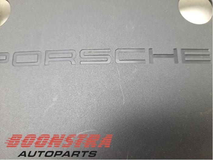 Afdekplaat diversen van een Porsche Cayenne Coupe (9YB) 3.0 V6 24V Turbo 2019