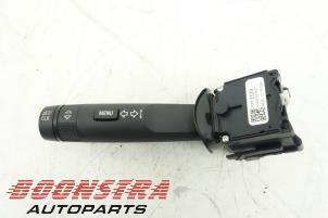 Gebruikte Pinker Schakelaar Opel Zafira Tourer (P12) 1.6 CDTI 16V ecoFLEX 136 Prijs € 24,95 Margeregeling aangeboden door Boonstra Autoparts