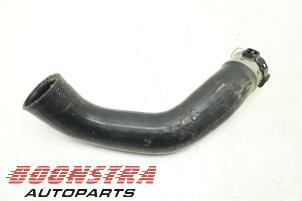 Gebruikte Intercooler Buis Dacia Sandero II 0.9 TCE 12V Prijs € 24,95 Margeregeling aangeboden door Boonstra Autoparts