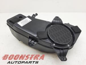 Gebruikte Subwoofer Jeep Compass II (MP) 2.0 Multijet II 140 16V 4x4 Prijs € 59,00 Margeregeling aangeboden door Boonstra Autoparts