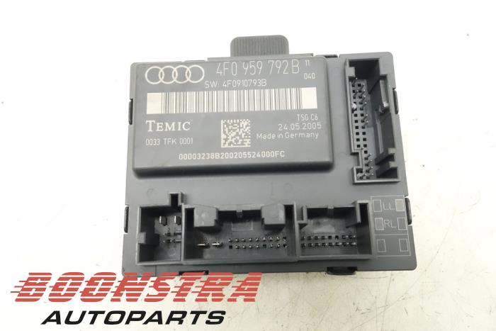 Gebruikte Deur module Audi A6 Avant (C6) 3.2 V6 24V FSI Prijs € 24,95 Margeregeling aangeboden door Boonstra Autoparts