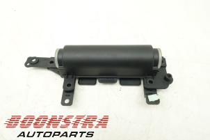 Gebruikte Trillings demper Landrover Discovery Sport (LC) 2.0 T 16V AWD Prijs € 49,00 Margeregeling aangeboden door Boonstra Autoparts