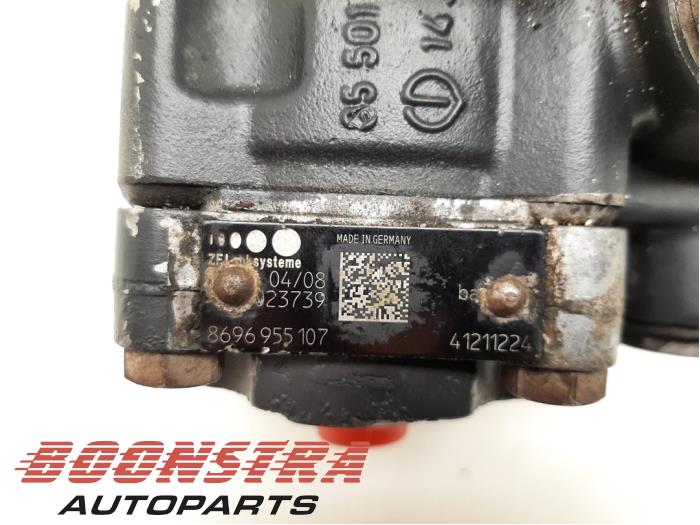 Stuurbekrachtiging Pomp van een Iveco Stralis 2008