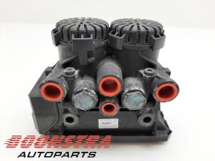 Gebruikte ABS Pomp Mercedes Actros Prijs € 209,27 Inclusief btw aangeboden door Boonstra Autoparts