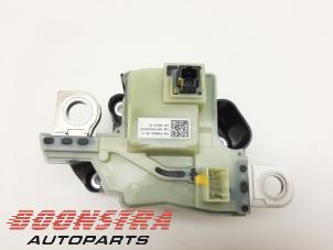 Gebruikte Schakelaar Tesla Model 3 Long Range AWD 75 kWh Prijs € 99,95 Margeregeling aangeboden door Boonstra Autoparts