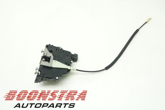 Deurslot Mechaniek 4Deurs links-voor van een Opel Corsa E 1.4 16V 2016