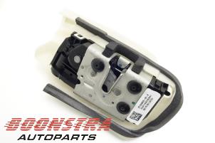 Gebruikte Portierslot Mechaniek 4Deurs rechts-voor Tesla Model 3 Long Range AWD 75 kWh Prijs € 49,00 Margeregeling aangeboden door Boonstra Autoparts