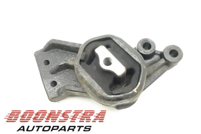 Gebruikte Motorsteun Dodge 1500 Crew Cab (DS) 5.7 Hemi V8 4x4 Prijs € 60,44 Inclusief btw aangeboden door Boonstra Autoparts