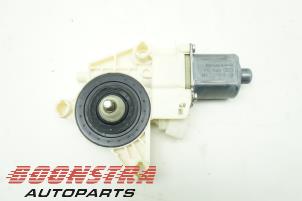 Gebruikte Motor electrisch raam Mercedes A (W176) 1.6 A-180 16V Prijs € 24,95 Margeregeling aangeboden door Boonstra Autoparts