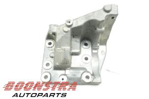 Gebruikte Motorrubber Porsche Panamera (970) 4.8 V8 32V Turbo S Prijs € 149,00 Margeregeling aangeboden door Boonstra Autoparts