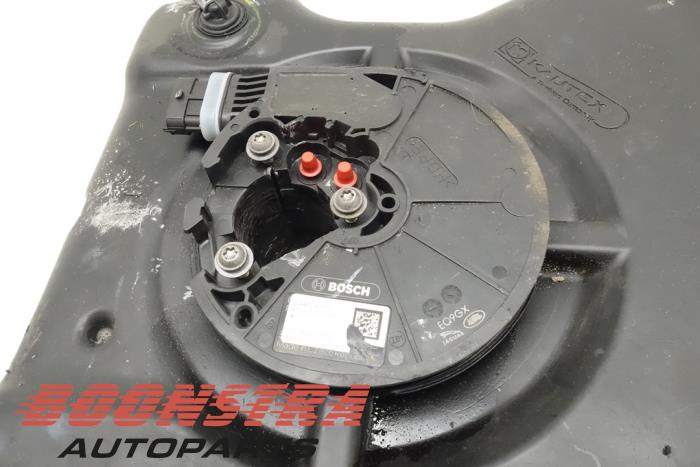 Adblue tank van een Land Rover Range Rover IV (LG) 4.4 SDV8 32V 2015