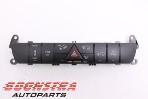 Gebruikte Hoogteregelaar schakelaar Mercedes ML II (164/4JG) 3.0 ML-320 CDI 4-Matic V6 24V Prijs € 39,00 Margeregeling aangeboden door Boonstra Autoparts