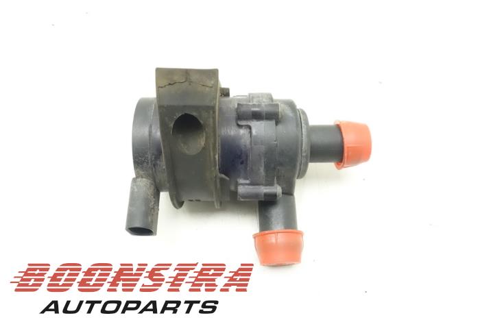 Gebruikte Waterpomp Porsche Panamera (970) 4.8 V8 32V 4S Prijs € 59,00 Margeregeling aangeboden door Boonstra Autoparts