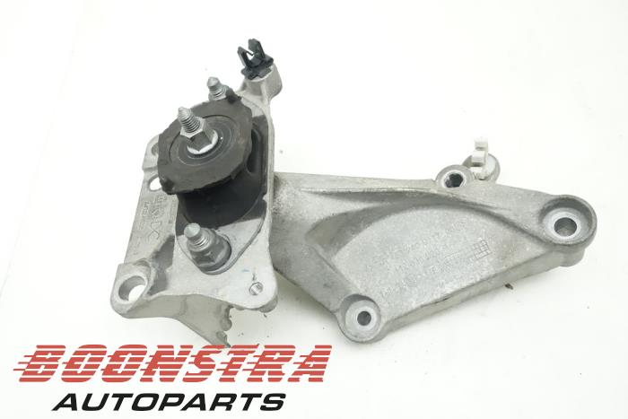 Gebruikte Motorsteun Renault Twingo III (AH) 1.0 SCe 75 12V Prijs € 24,95 Margeregeling aangeboden door Boonstra Autoparts