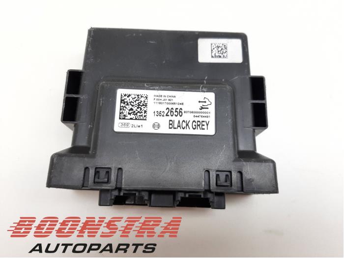 Gebruikte Gateway module Opel Karl 1.0 12V Prijs € 24,95 Margeregeling aangeboden door Boonstra Autoparts