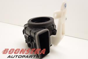 Gebruikte Chaufage Ventilatiemotor Toyota Yaris IV (P21/PA1/PH1) 1.5 12V Hybrid Prijs € 64,95 Margeregeling aangeboden door Boonstra Autoparts