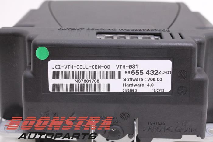 Head-up display van een Citroën DS5 (KD/KF) 2.0 165 HYbrid4 16V 2013