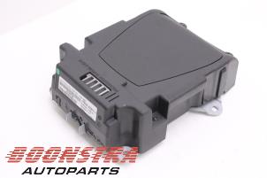 Gebruikte Head-up display Citroen DS5 (KD/KF) 2.0 165 HYbrid4 16V Prijs € 199,00 Margeregeling aangeboden door Boonstra Autoparts