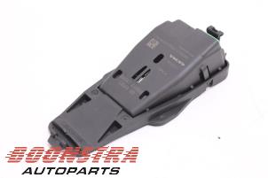 Gebruikte Sensor Remassistent Volvo V70 (BW) 2.0 D3 20V Prijs € 29,95 Margeregeling aangeboden door Boonstra Autoparts