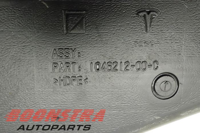 Luchtgeleider van een Tesla Model X 90D 2016