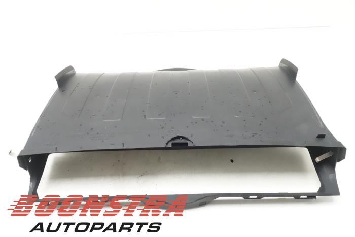 Luchtgeleider van een Tesla Model X 90D 2016