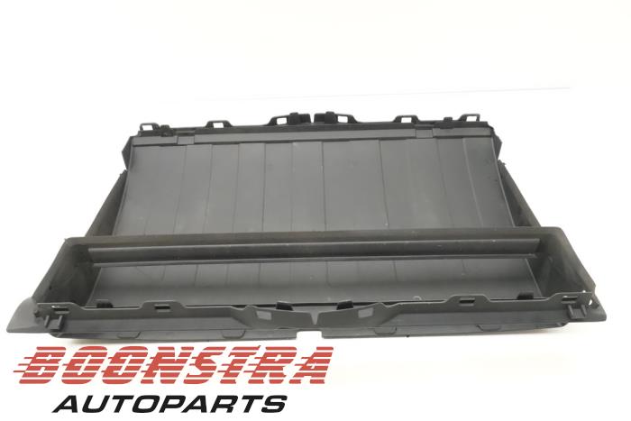 Luchtgeleider van een Tesla Model X 90D 2016