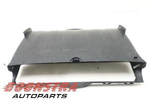 Gebruikte Luchtgeleider Tesla Model X 90D Prijs € 99,00 Margeregeling aangeboden door Boonstra Autoparts