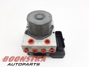 Gebruikte ABS Pomp Tesla Model X 90D Prijs € 89,95 Margeregeling aangeboden door Boonstra Autoparts